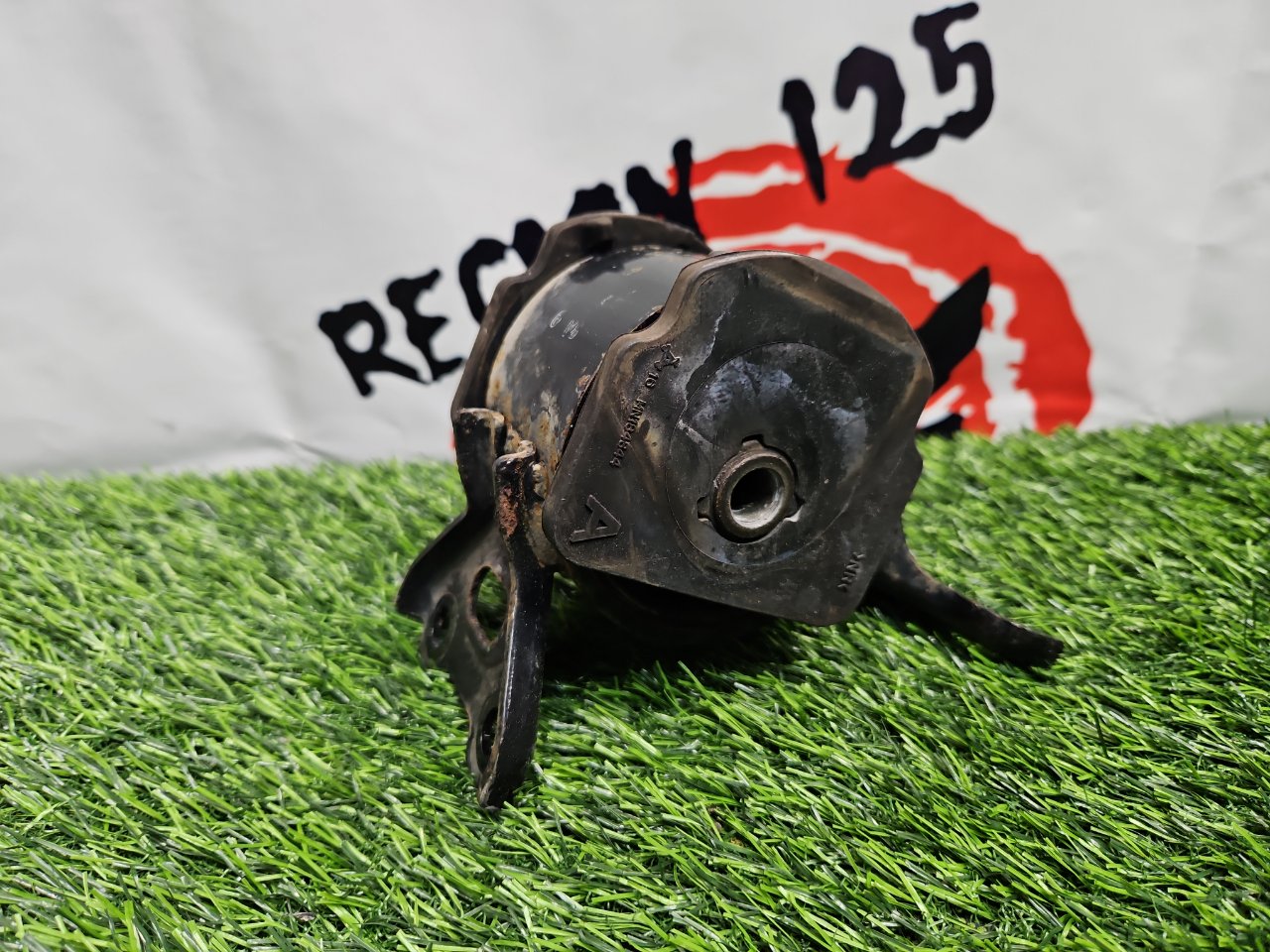 Подушка двигателя